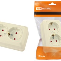 Розетка двойная 2П+З открытой установки с з/ш IP20 16А, слоновая кость “Ладога” TDM