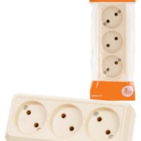 Розетка 3-х местная горизонтальная 2П открытой установки IP20 10A сл. кость “Ладога” TDM