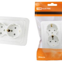 Розетка двойная 2П+З 16А c защитными шторками белая “Валдай” TDM