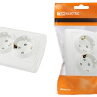 Розетка двойная 2П+З 16А 250В с защ. шт. белая “Онега” TDM