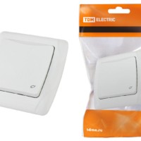 Розетка с крышкой 2П+З 16А 250В IP44 белая “Онега” TDM