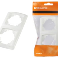 Рамка 2-х постовая вертикальная белая “Онега” TDM