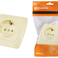 Розетка 2П+З 16А 250В с защ. шт. сл. кость “Онега” TDM