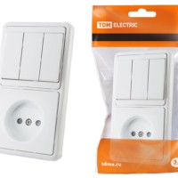 Блок комбинированный БКВР 3-х кл. выкл + розетка 2П с з/ш TDM