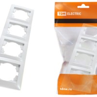 Рамка 4-х постовая горизонтальная белая “Лама” TDM