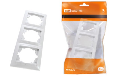 Рамка 3-х постовая вертикальная белая “Лама” TDM