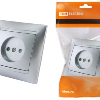 Розетка 2П 10А 250В с защ. шт. серебр. металлик “Лама” TDM