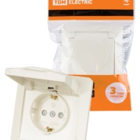 Розетка 2П+З с защ. шт. и крышкой 16А 250В IP44 сл. кость “Ильмень” TDM