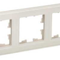 Рамка 3-м BRITE РУ-3-2-БрВа стекло ванильн. IEK BR-M32-G-K10