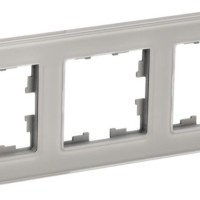 Рамка 3-м BRITE РУ-3-2-БрД стекло дым. IEK BR-M32-G-K30