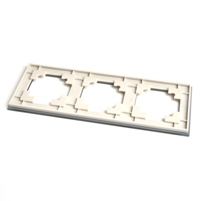 Рамка горизонтальная 3-местная Stekker GFR00-7003-07 Катрин дымчатый — изображение 4