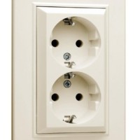 Розетка 2-м СП Karea 16А IP20 с/з крем. Makel 56010082