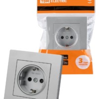 Розетка 2П+З 16А 250В с защ. шт. серебр. металлик “Сенеж” TDM